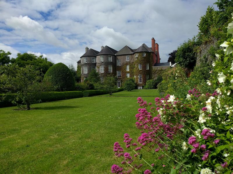 Jardines de un castillo en el curso de ingles irlanda