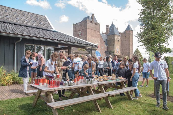 Estudantes lanchando no curso de inglês na Holanda