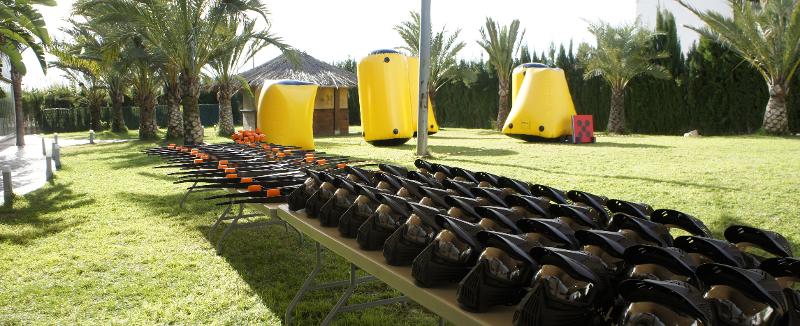 instalaciones del campamento en las vacaciones con niños