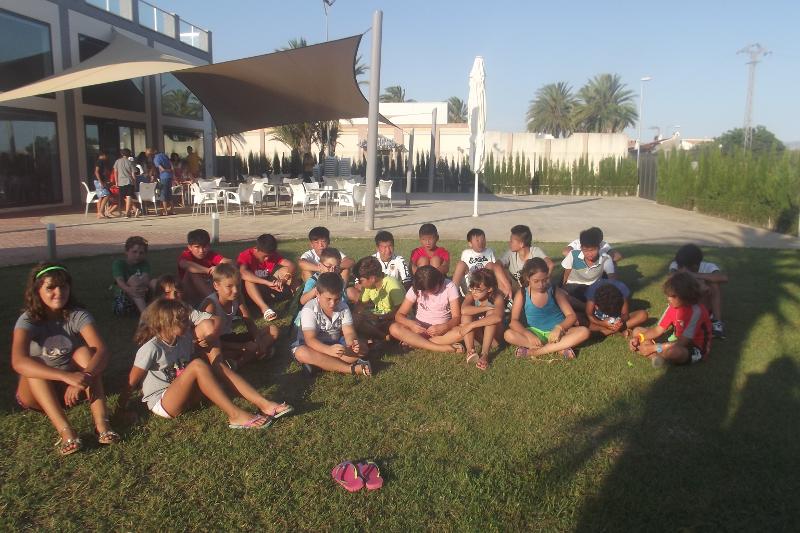 Foto de grupo en el jardín colonia náutica en Valencia