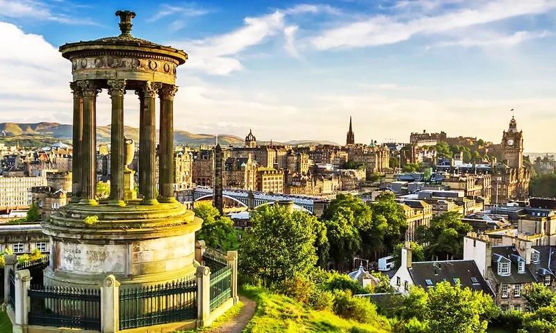 Vue sur Edimbourg et Arthur  Seat 