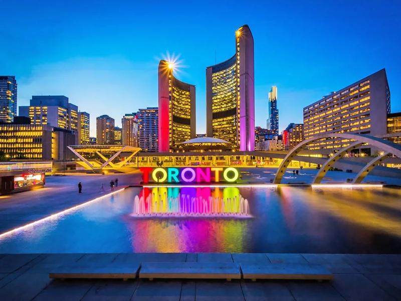 Foto de Toronto de noche tomada durante un viaje de idiomas verano