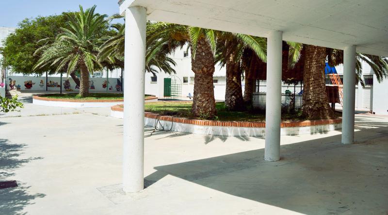 Exterior de la residencia en Tarifa en el campamento de verano en Cádiz