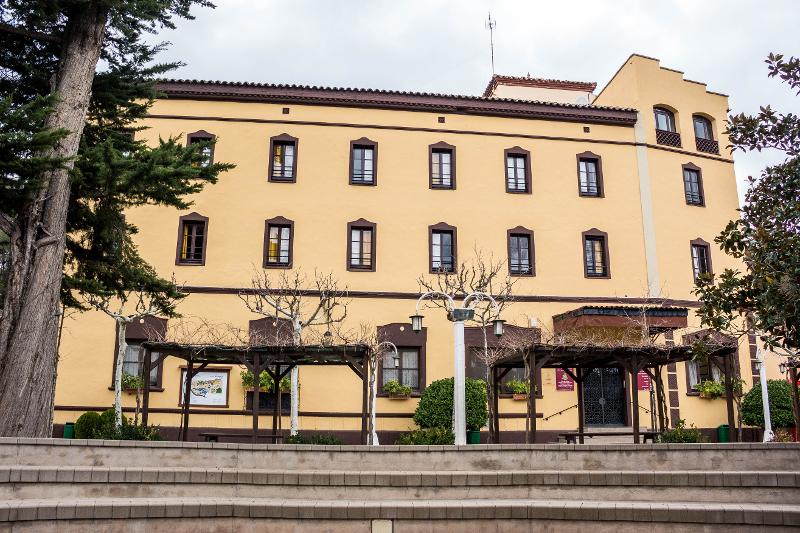 lugar donde los niños y jovenes se alojan durante el campamento de verano en tarragona