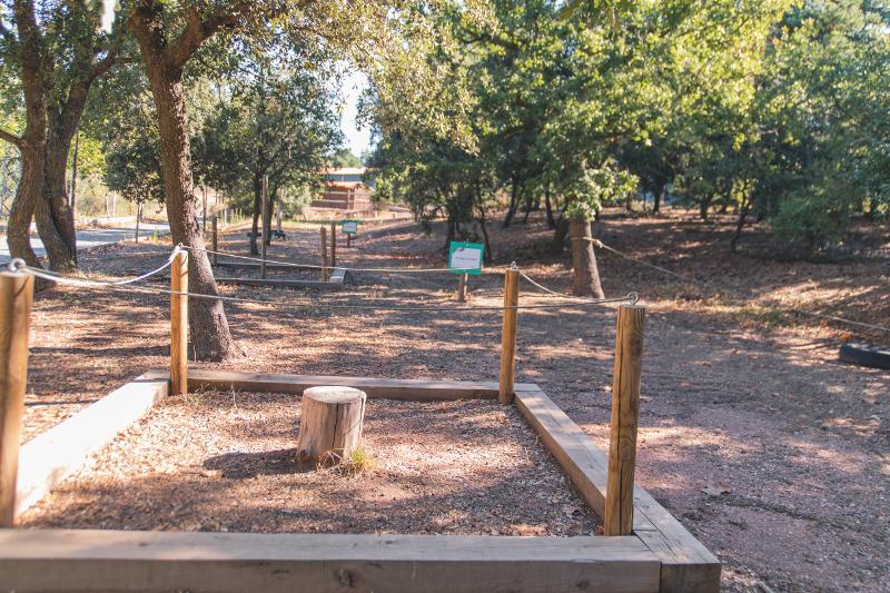 Zona de exterior en la naturaleza para las actividades del campamento de verano en tarragona