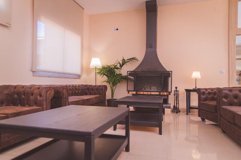 sala de estar para los jovenes del campamento de verano en tarragona