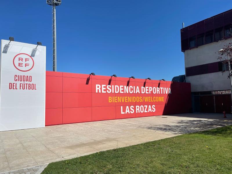 Exterior del campus de fútbol de alto rendimiento en el campamento fútbol Madrid