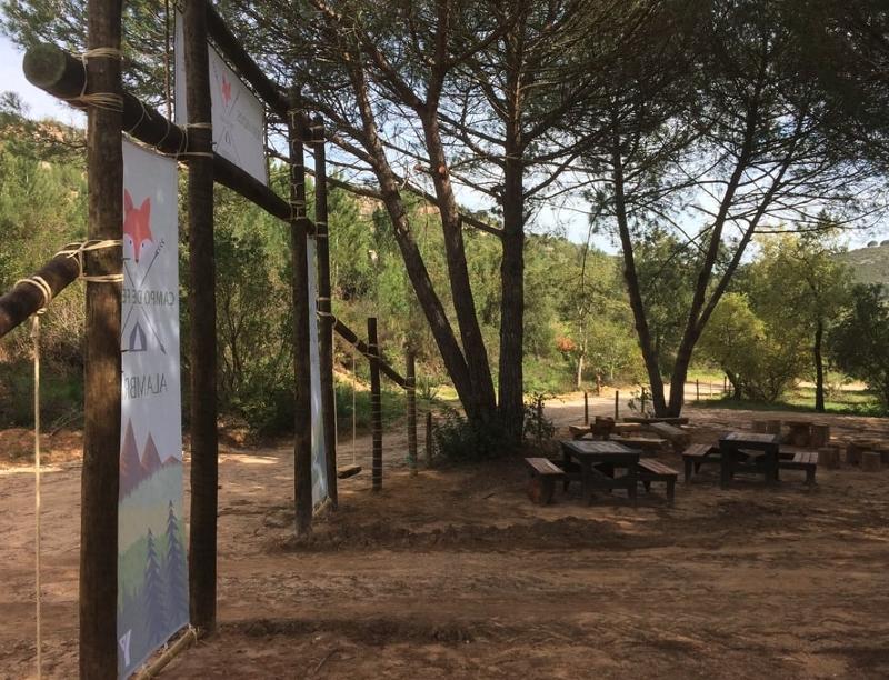 zona de meriendas para los jovenes del campamento de verano en portugal