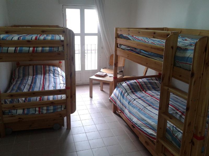 Habitaciones cuádruples con literas para los jóvenes del campamento verano ingles madrid