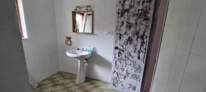 Baño en un surf camp en asturias