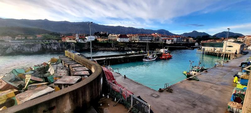 Foto de un puerto pesquero asturiano durante un campamento de verano asturias