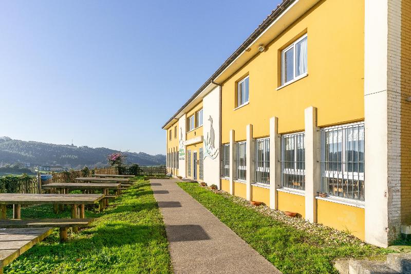 Fachada del edificio de la colonia náutica