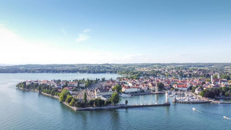  Maravillosas vistas de la ciudad rodeada por el lago en Bodensee