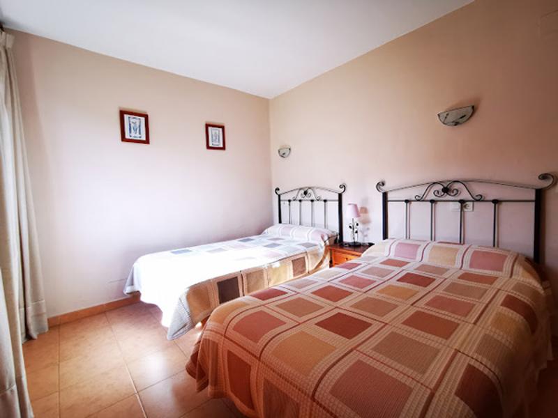 el interior de las habitaciones de un campamento de verano aragon