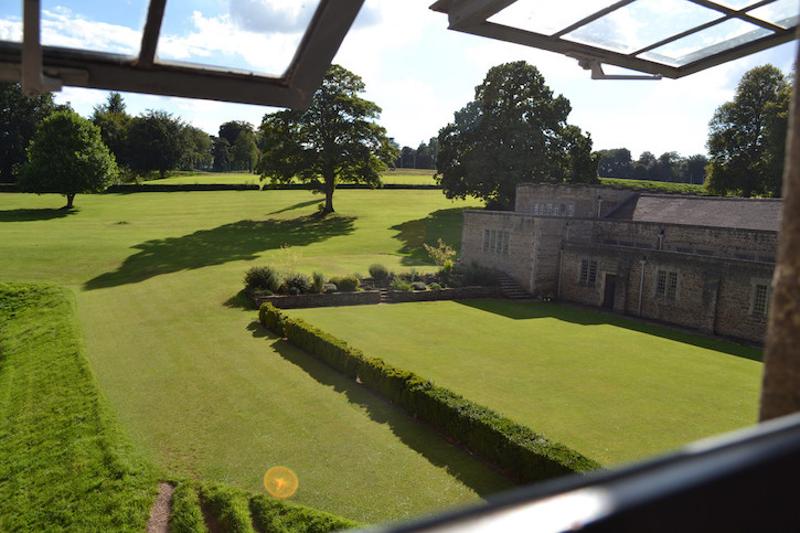 Jardines de alrededor del alojamiento en el curso ingles inglaterra verano
