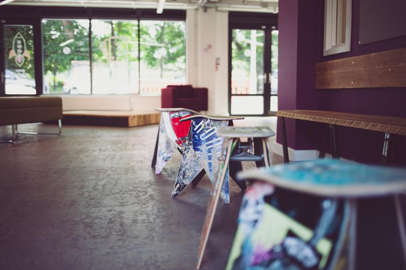 Sillas de la sala común en el curso ingles inglaterra verano