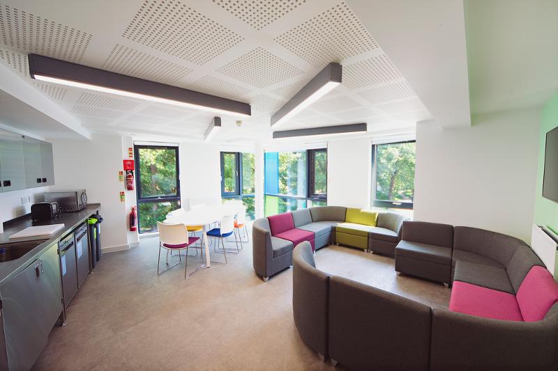 Cocina y sala común en el curso ingles en inglaterra