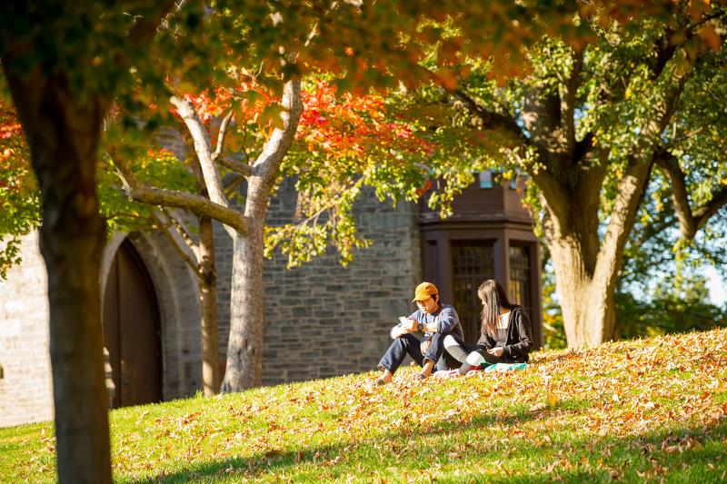 En los cursos de idiomas en Estados Unidos, los participantes disfrutan de las inmensas zonas verdes