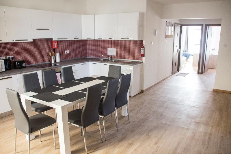Sala común y cocina en el curso ingles en malta 