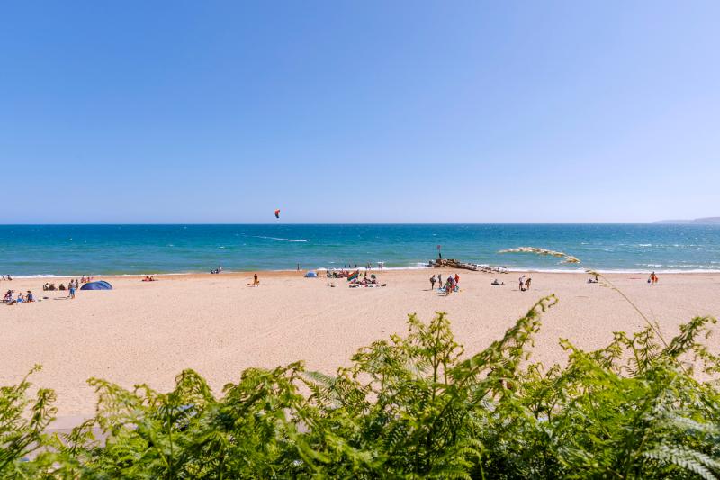 Paisaje en una playa de Bournemouth en tu curso de idiomas en Inglaterra