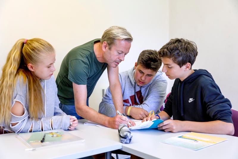 Clase de idiomas en campamento de última hora