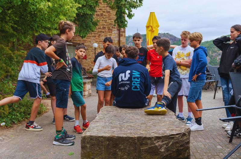 grupo de niños en una excursión en un campamento en Alemania