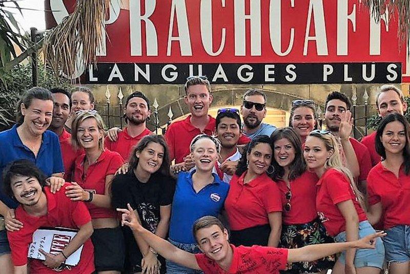 Equipo profesional en el curso de Idiomas juvigo en malta 