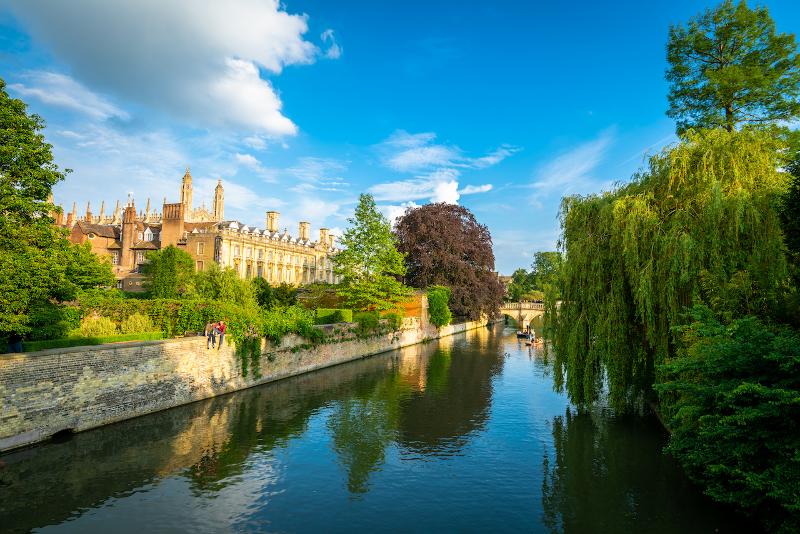 Río con Cambridge de fondo en los cursos de ingles en cambridge