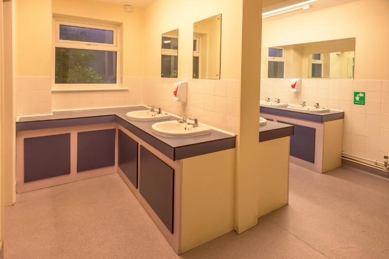 Baños en la escuela en el curso de ingles en inglaterra
