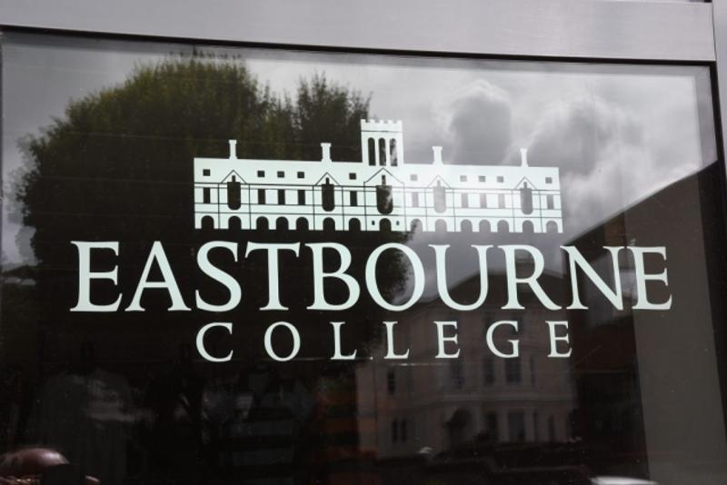 Logo del Eastbourne College en el curso de idiomas en inglaterra 
