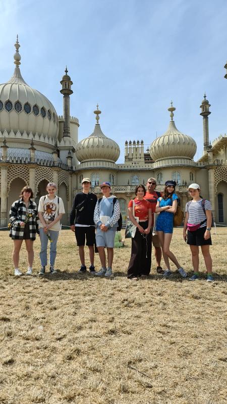 Foto grupal en una excursión en el curso de ingles inglaterra