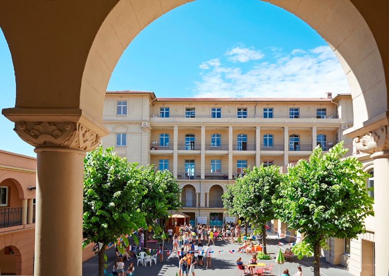 Foto del campus en Cannes en el curso de idiomas en francia
