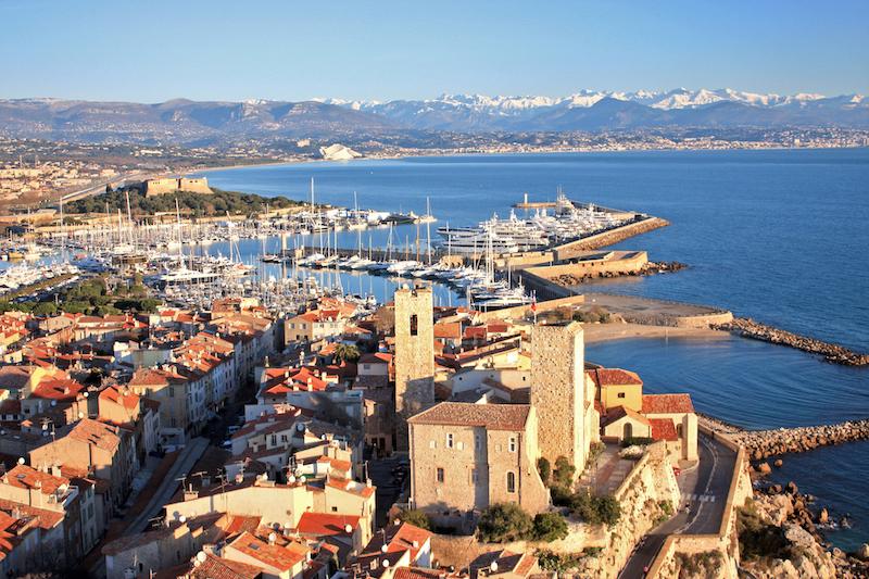 Visión desde el aire del curso de frances francia en la preciosa Antibes 