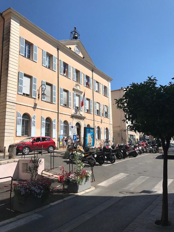 Foto de una calle en Antibes en curso de idiomas en francia 