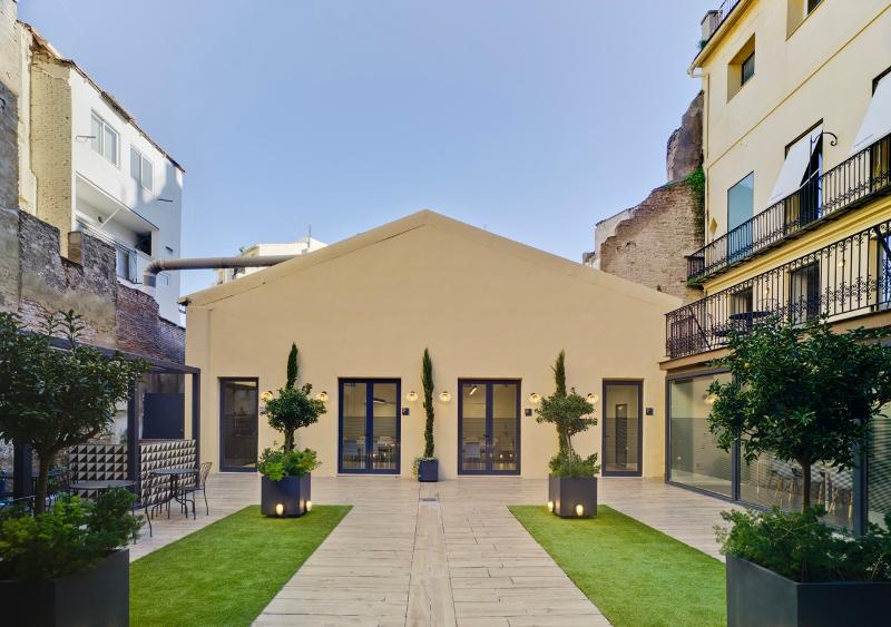 Terraza de la escuela en el curso de español en españa