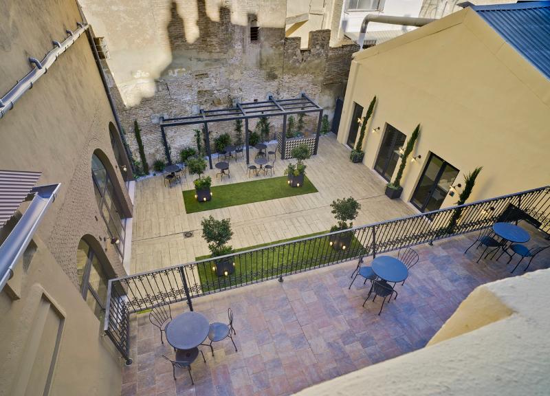 Terraza interior de la escuela en el curso de español en españa