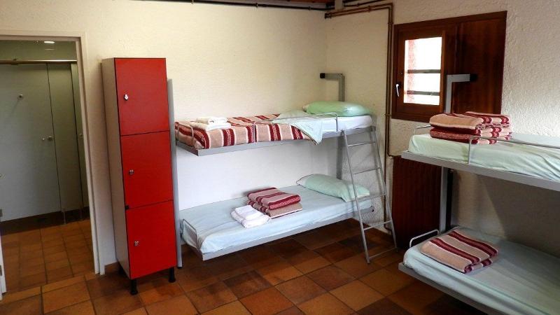 interior de las habitaciones de un summer camp in barcelona
