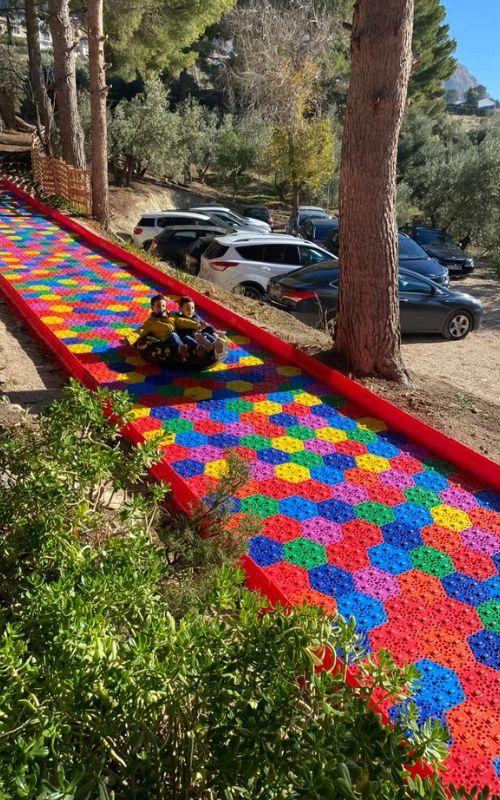 la foto de un deslizador en un  campamento de verano jaen