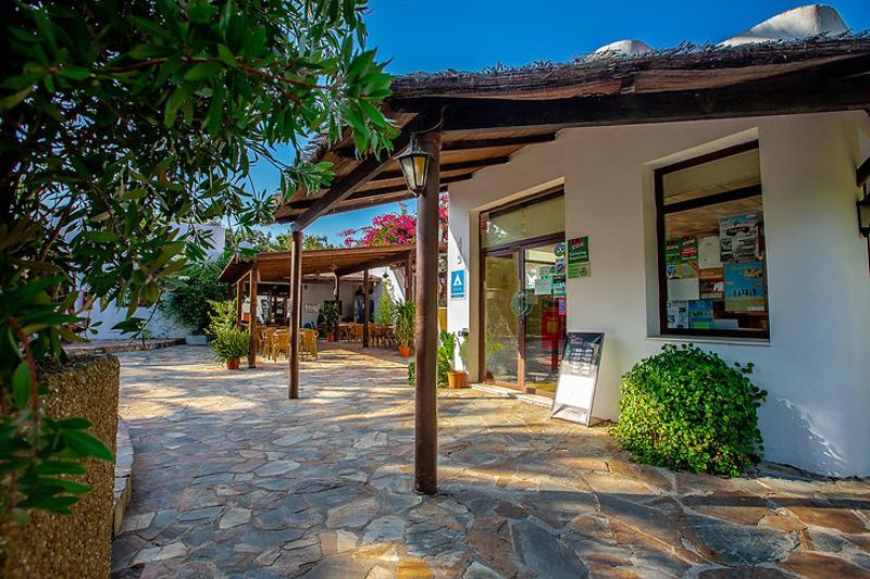 El patio de un camping en un campamento cadiz
