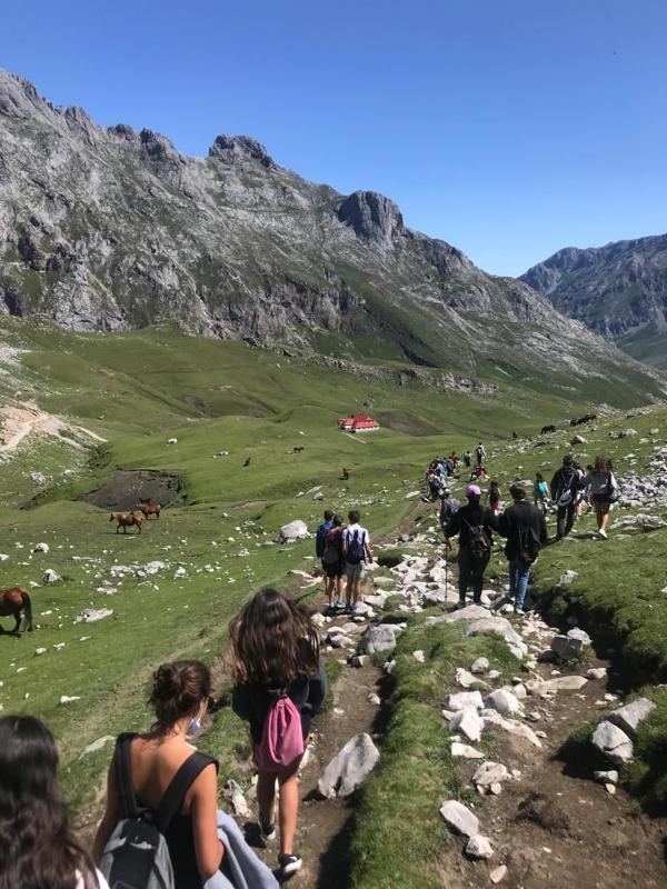 Día de senderismo en el campamento Coruña