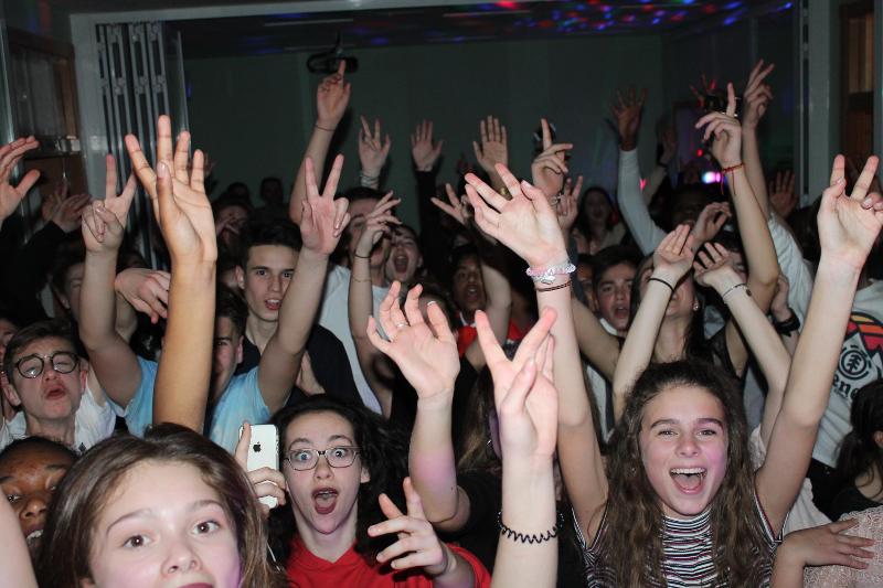 Fiesta del campamento de Benalmádena en el curso de idiomas en españa 