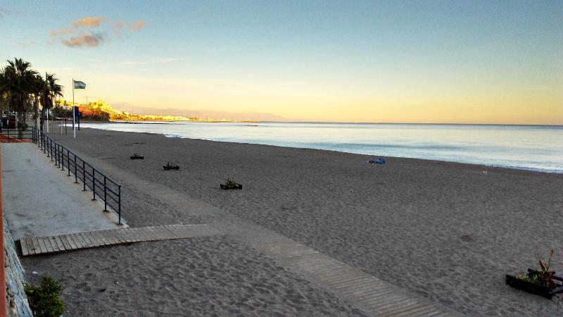 Puesta de sol en la playa en el curso de idiomas en españa 