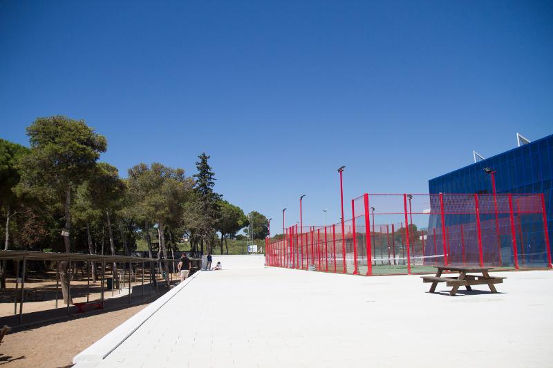la pista de padel de un campamento de verano en cadiz