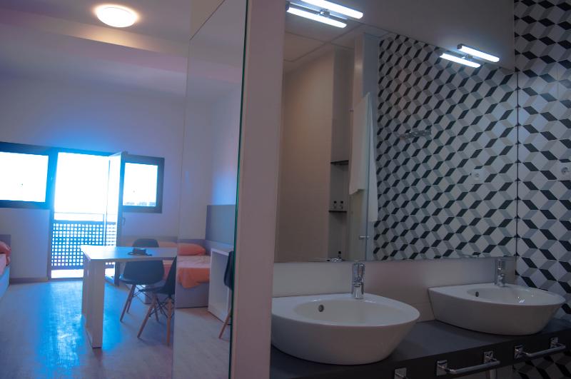 El interior de una habitacion en un campamento de verano en valencia