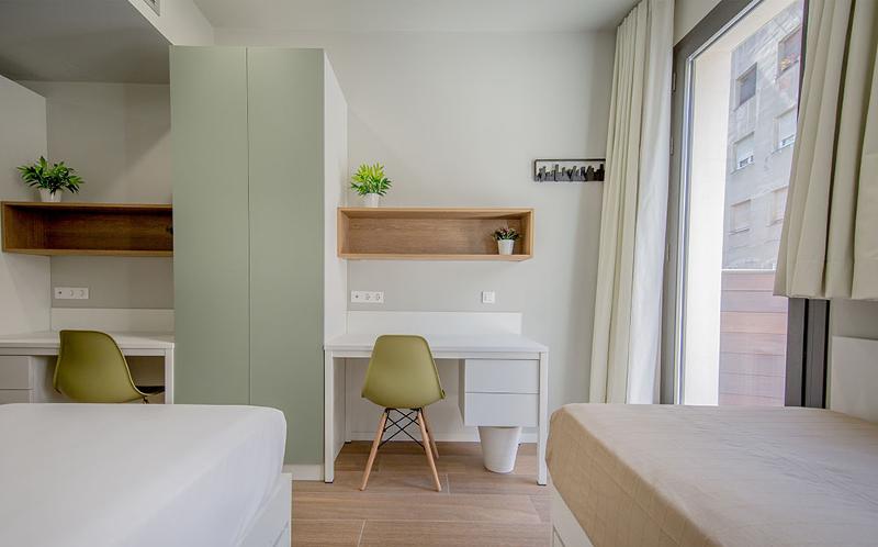 El interior de una habitacion moderna de un summer camp barcelona