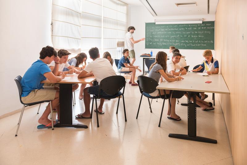 aprendiendo ingles en un campamento en mallorca