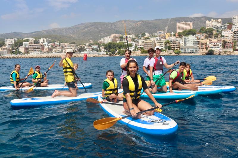 paddle surf en campamento de mallorca
