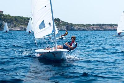 haciendo deporte en campamento en mallorca